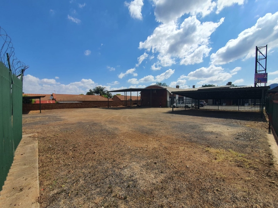 To Let commercial Property for Rent in Melodie North West